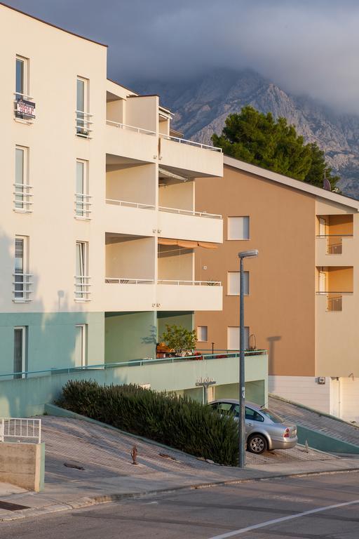 New Gallery Apartment With Beautiful View Baska Voda Luaran gambar