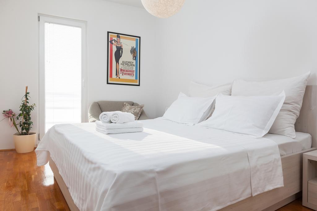 New Gallery Apartment With Beautiful View Baska Voda Luaran gambar