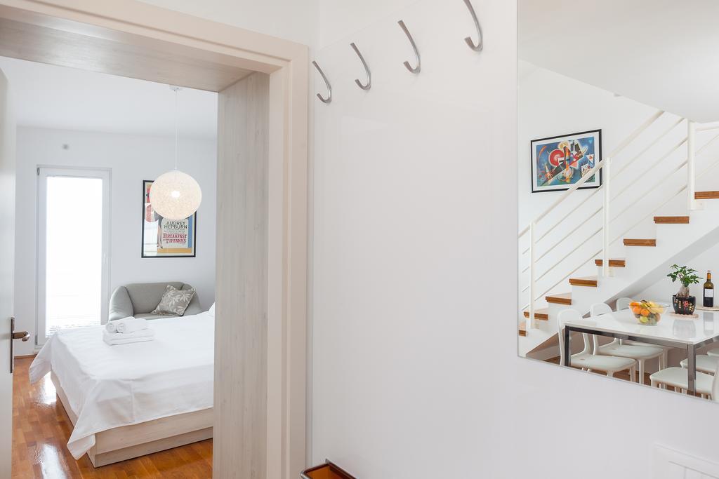 New Gallery Apartment With Beautiful View Baska Voda Luaran gambar