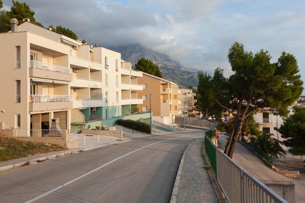 New Gallery Apartment With Beautiful View Baska Voda Luaran gambar