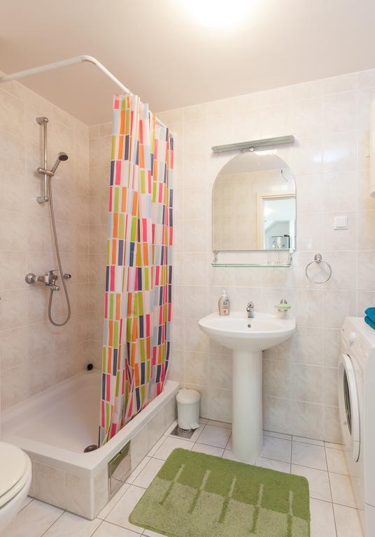New Gallery Apartment With Beautiful View Baska Voda Luaran gambar