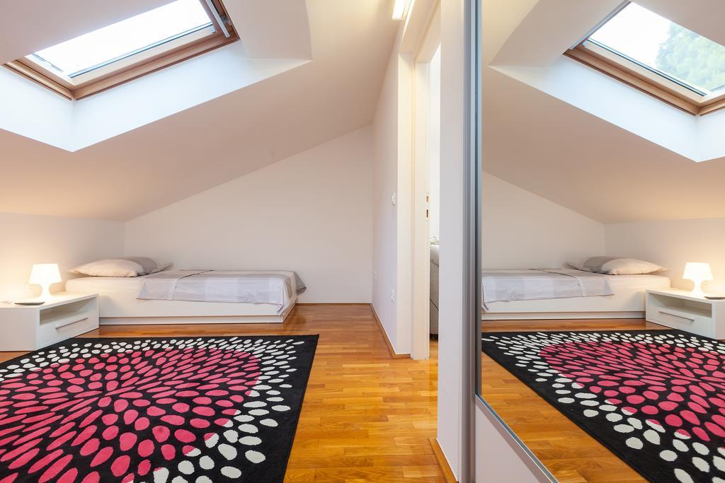New Gallery Apartment With Beautiful View Baska Voda Luaran gambar